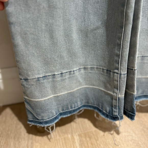 Juicy Couture Wide Leg Overall Light Wash Denim Release Hem Women’s Size XS NWT - Picture 6 of 10